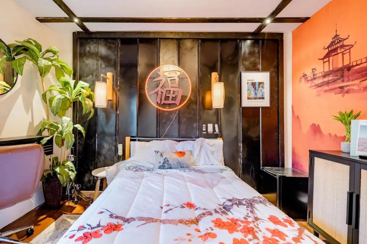 World Solo Travel'S Welcomed At St Pete Home Saint Petersburg Eksteriør billede