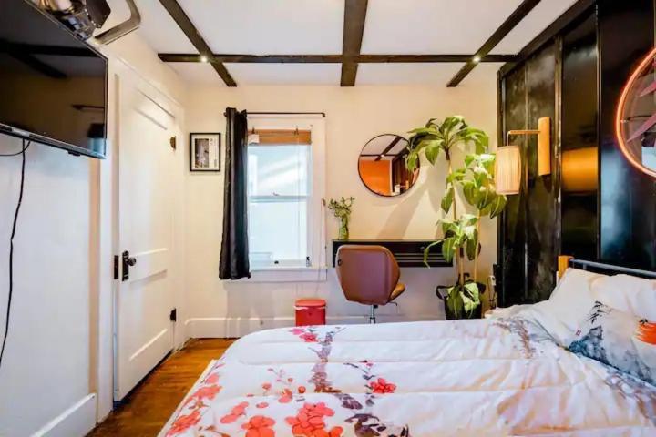 World Solo Travel'S Welcomed At St Pete Home Saint Petersburg Eksteriør billede