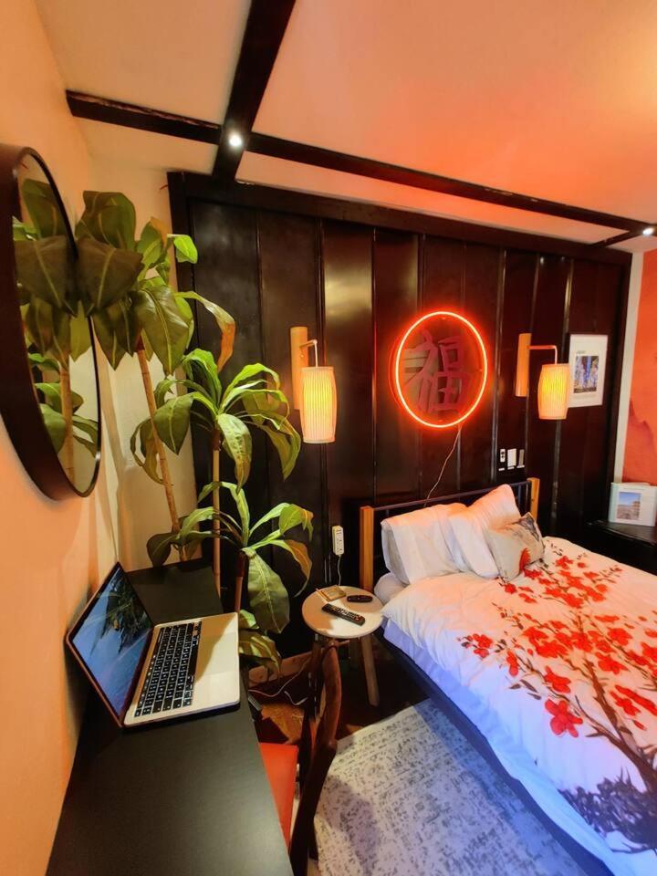 World Solo Travel'S Welcomed At St Pete Home Saint Petersburg Eksteriør billede