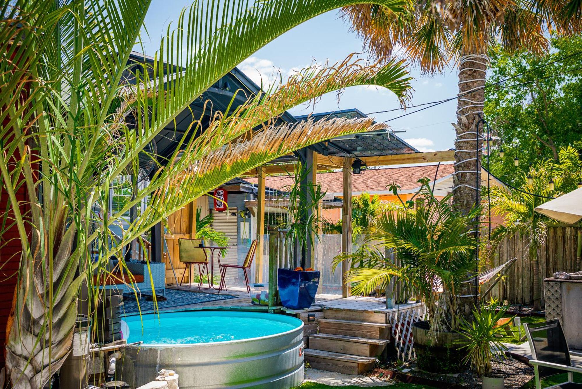 World Solo Travel'S Welcomed At St Pete Home Saint Petersburg Eksteriør billede